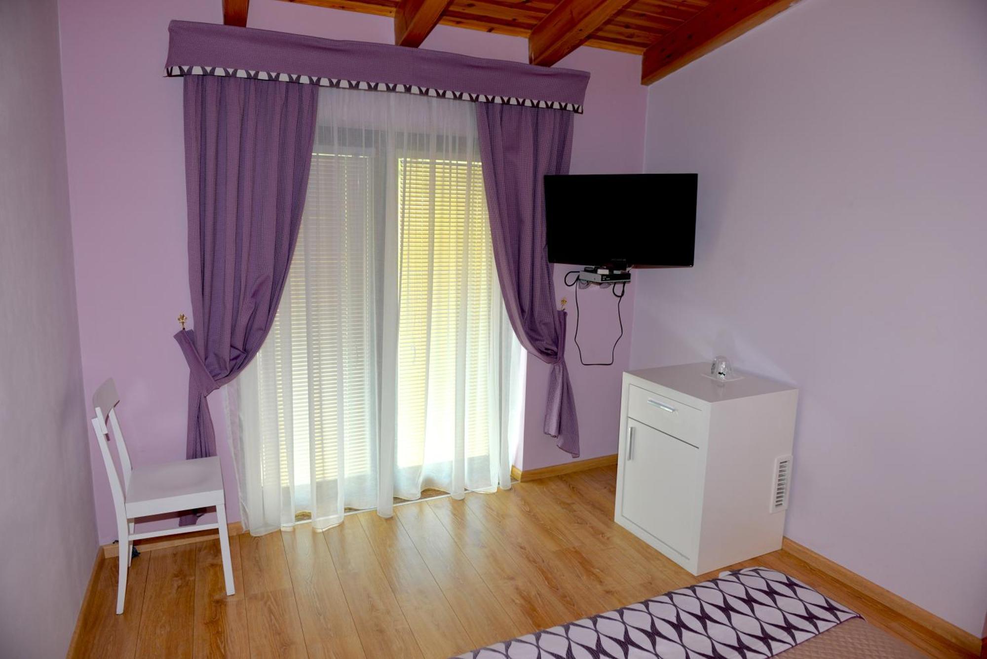 Hotel & Restaurant White City Berat Exterior photo